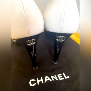 Red White & Blue sale! 
Authentic vintage CHANEL heels